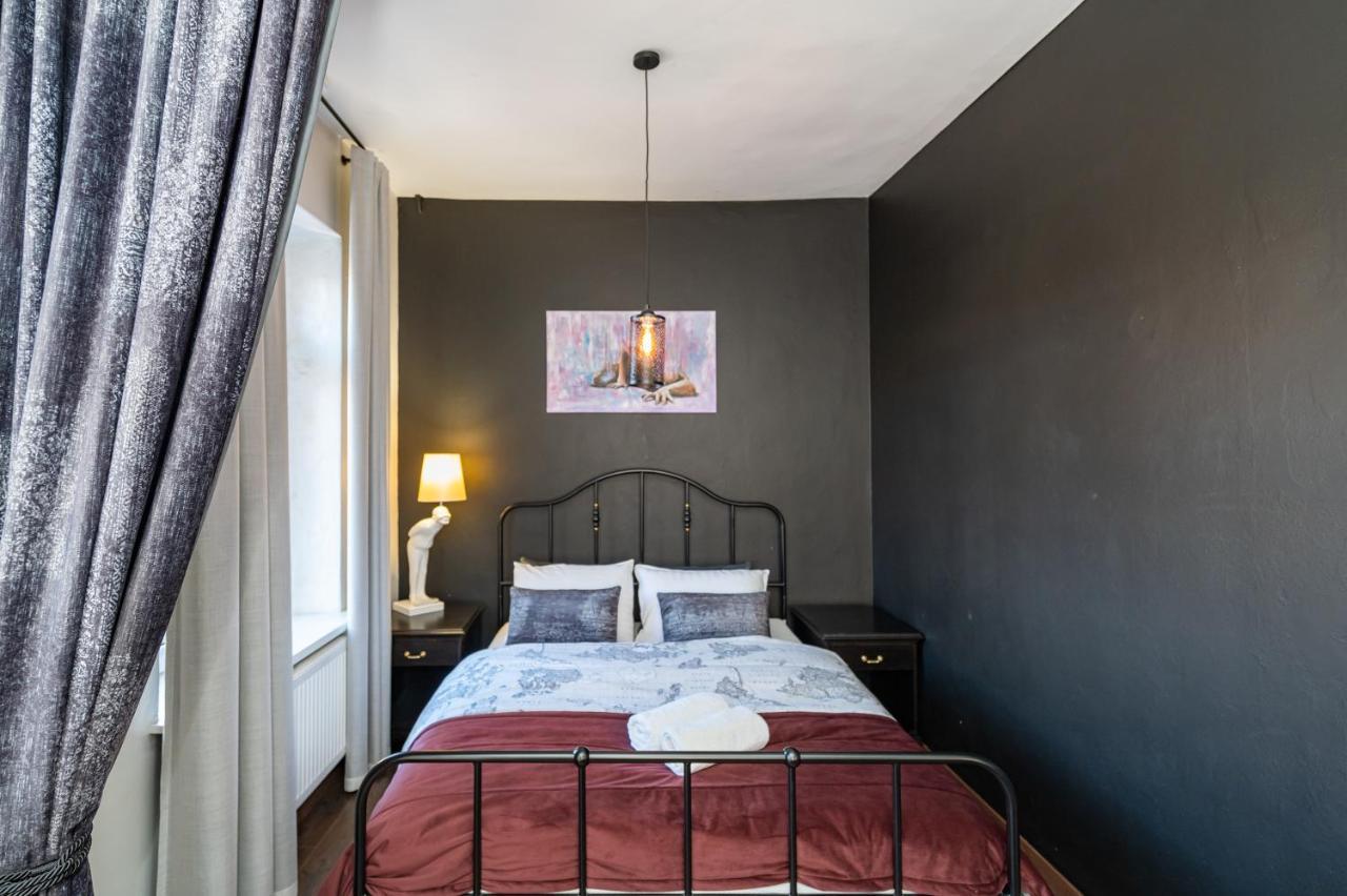 Retro Studio Old Town Apartment By Hostlovers Kowno Zewnętrze zdjęcie